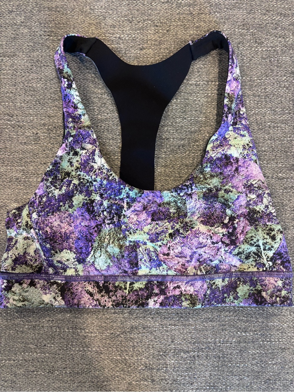 Lululemon sports bra